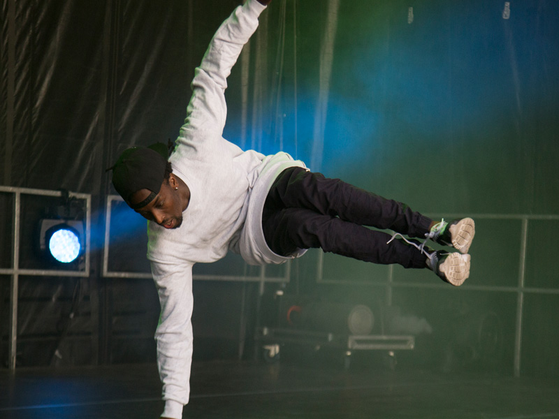 16 TO 4 Dance Battle